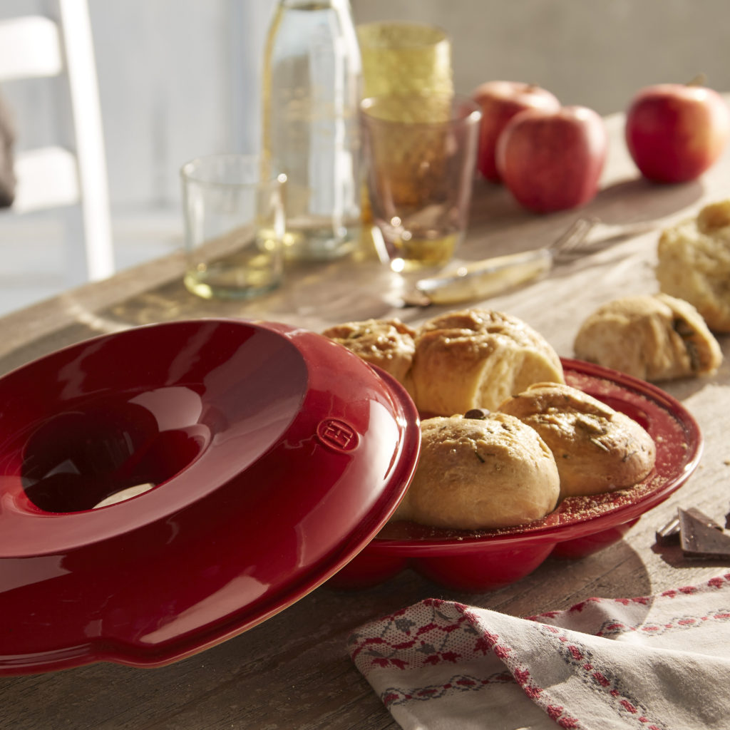 Emile Henry La Couronne Pain la corona di pane disponibile in 3 colori